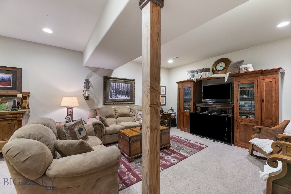 6 Browtine Ln Property Photo 72