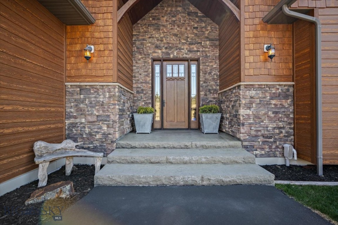160 Jackson Creek Property Photo 3