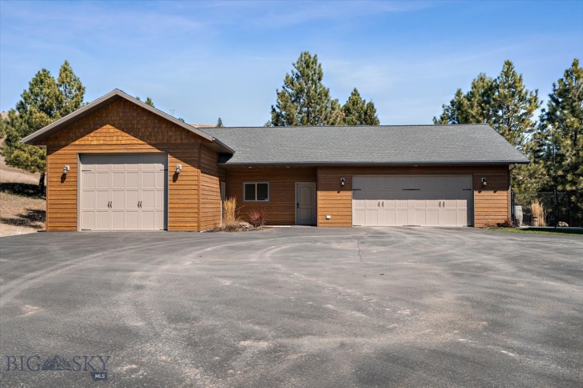 160 Jackson Creek Property Photo 6
