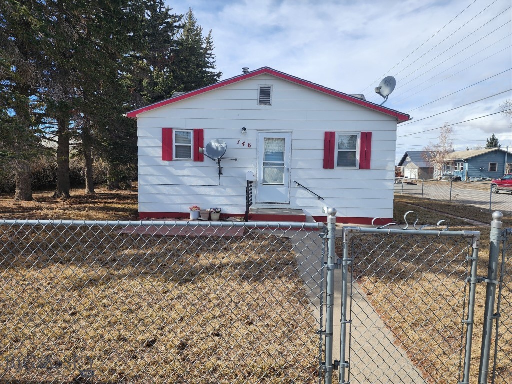 146 3rd Avenue Nw Property Photo