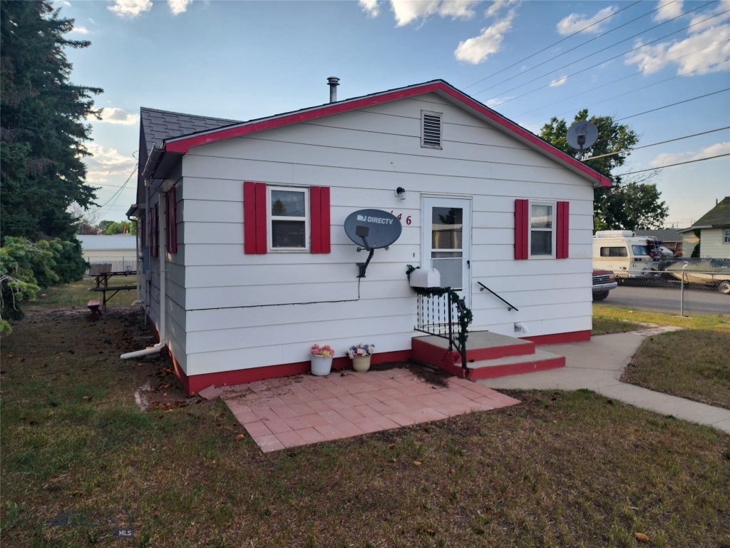 146 3rd Avenue Nw Property Photo 2