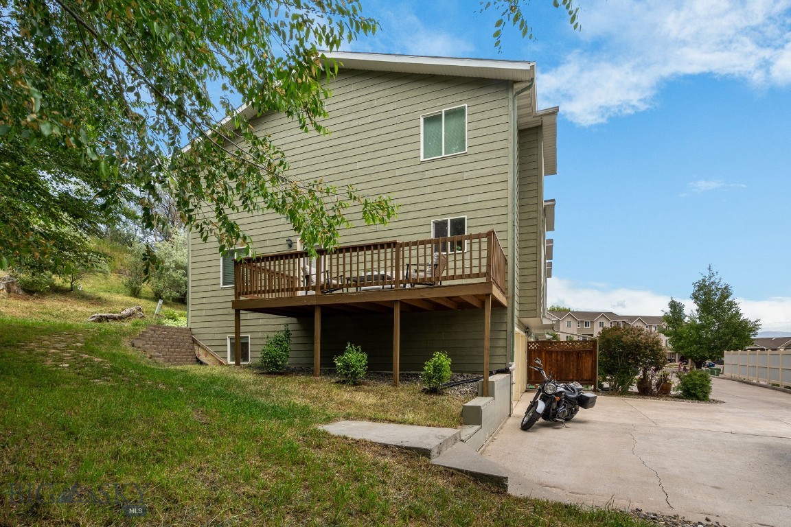 1203 Wineglass Court B Property Photo 2