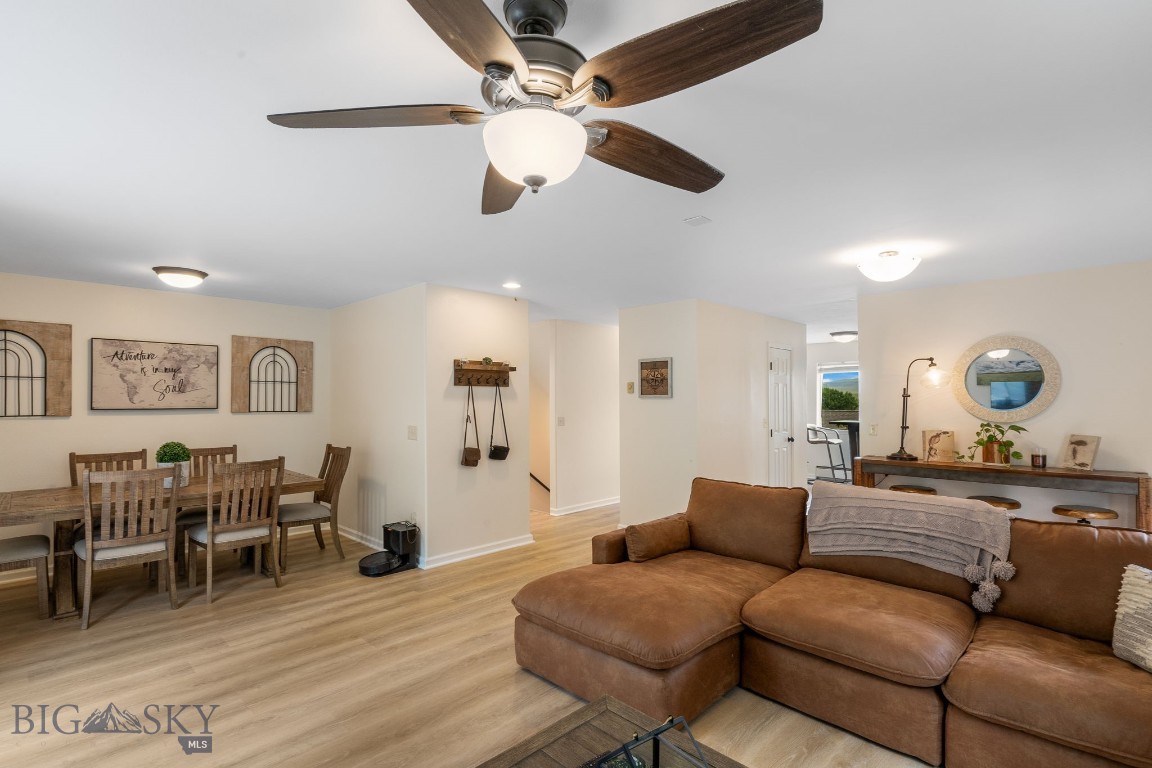 1203 Wineglass Court B Property Photo 4