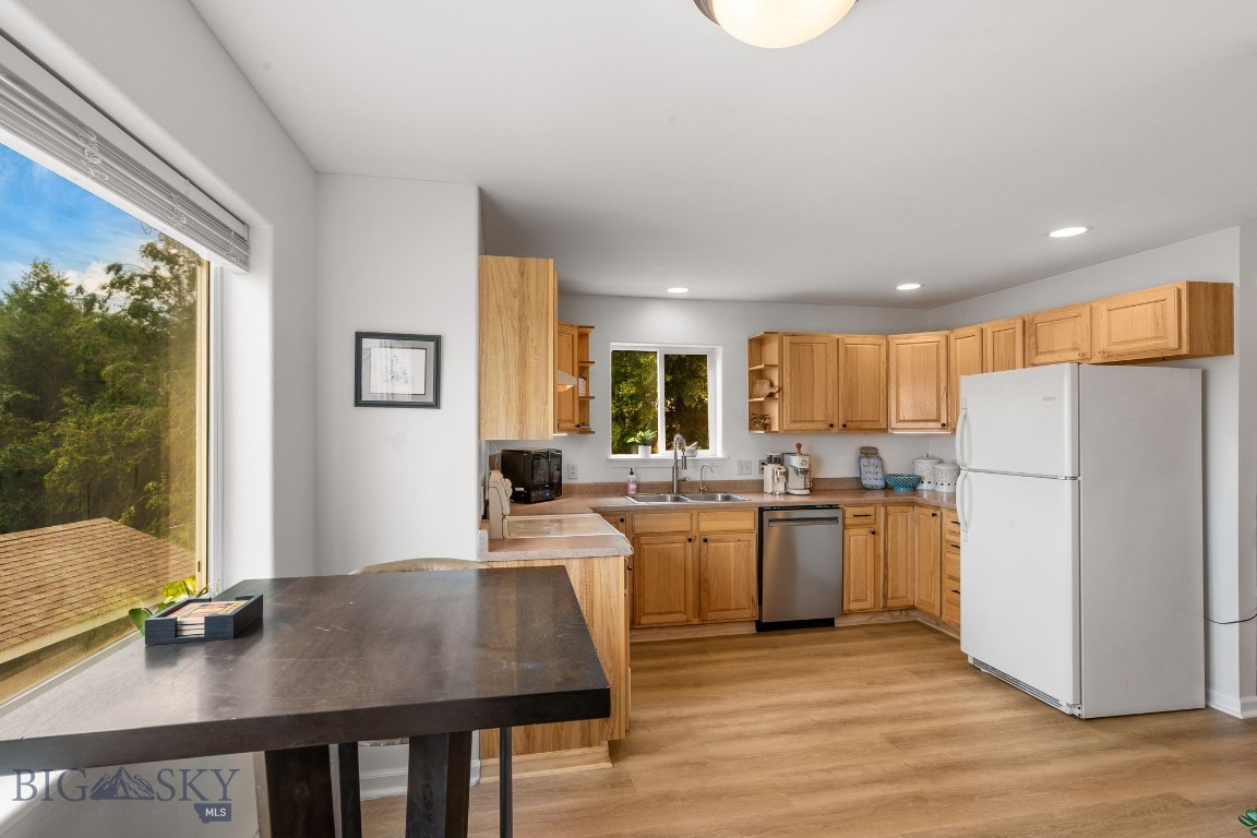 1203 Wineglass Court B Property Photo 8