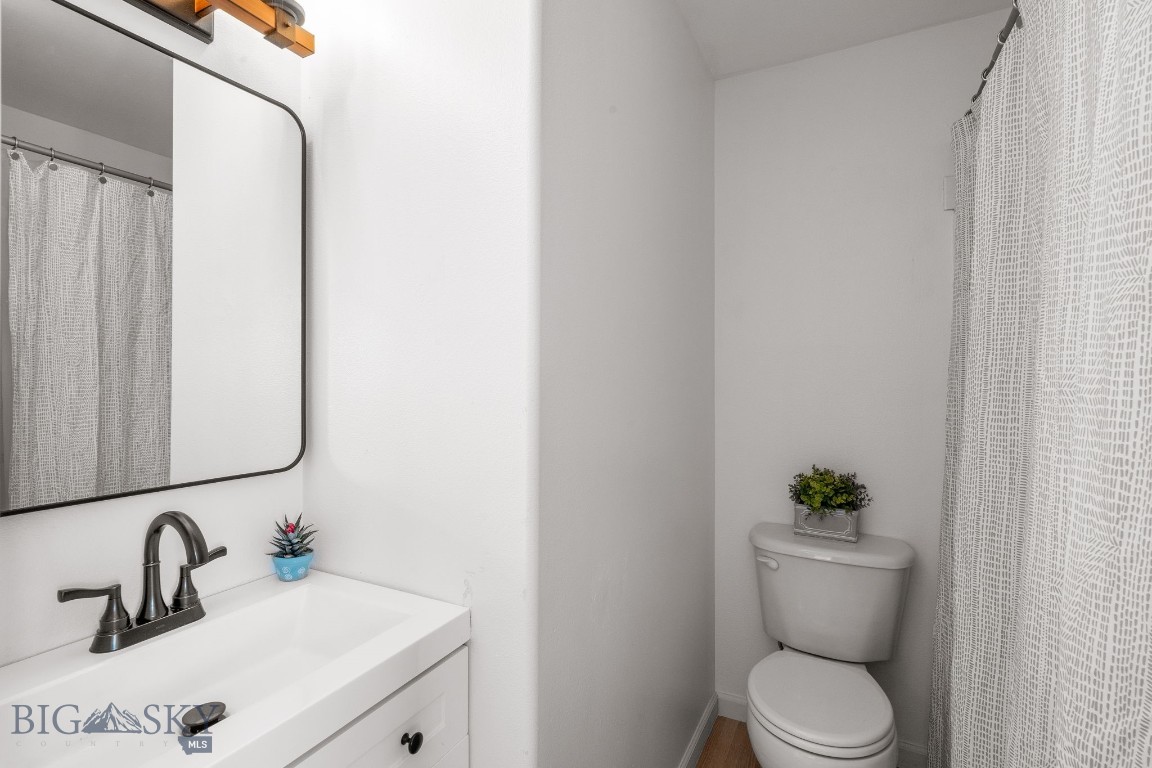 1203 Wineglass Court B Property Photo 14
