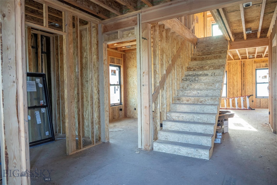 220 Creekbank Loop Property Photo 3