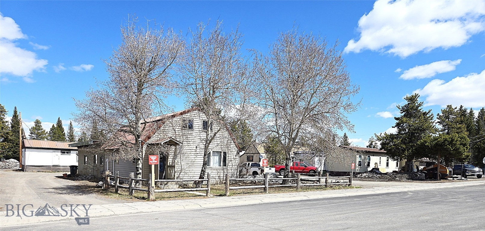 625 Firehole Avenue Property Photo