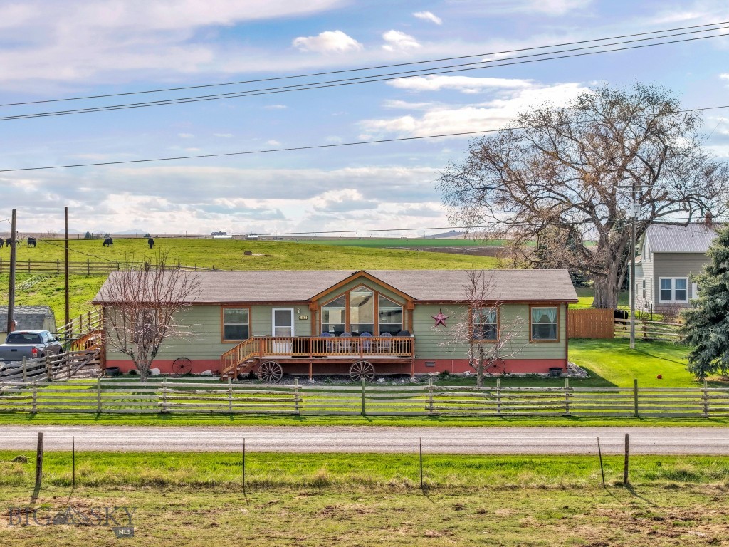 4465 Wooden Shoe Rd Property Photo