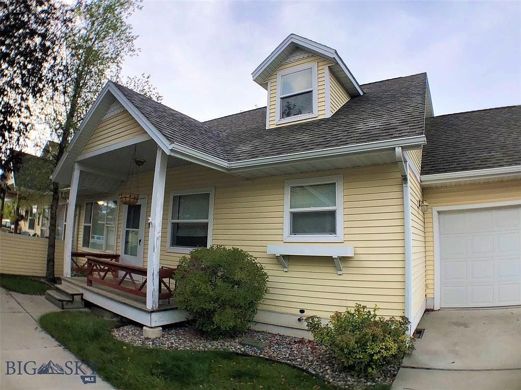 93 8th Street B Property Photo