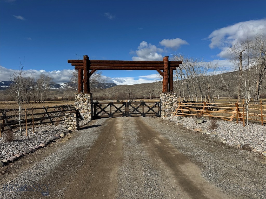 100 Snowberry Path Property Photo