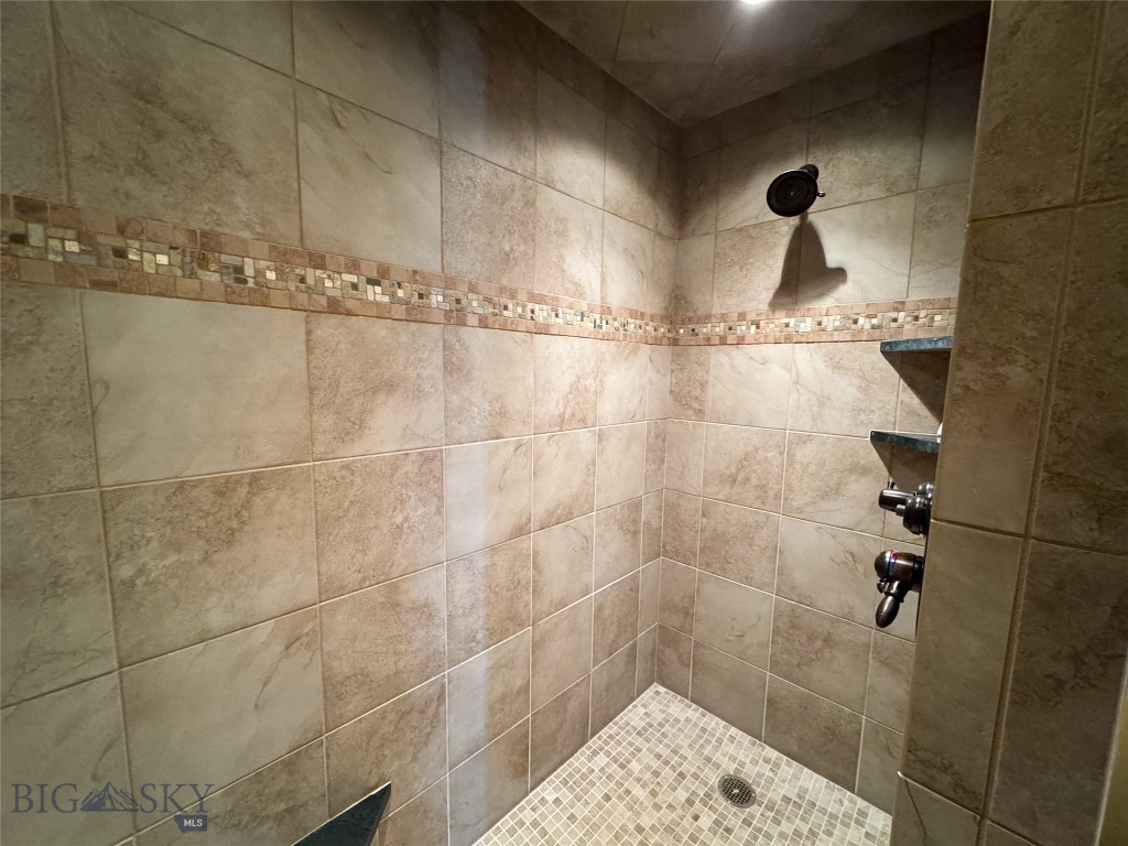 100 Snowberry Path Property Photo 39