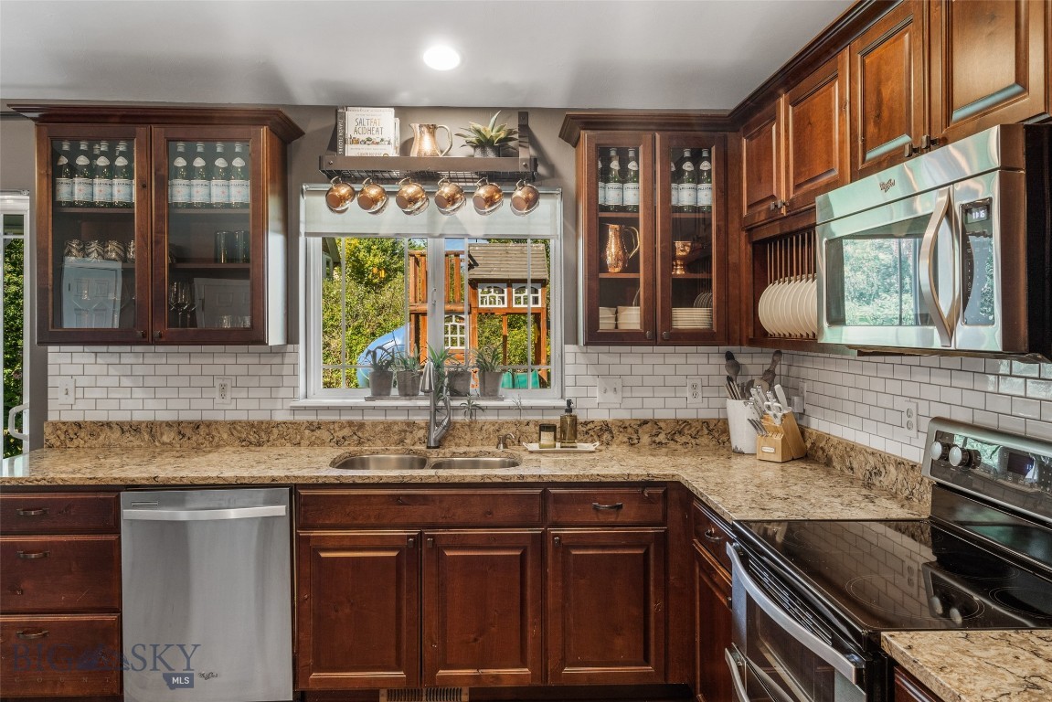1235 Hunters Way Property Photo 10