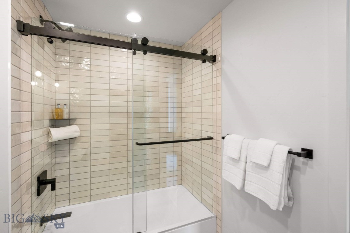 211 Town Center Avenue 3a Property Photo 21