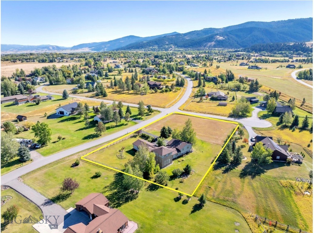 138 Starling Drive Property Photo