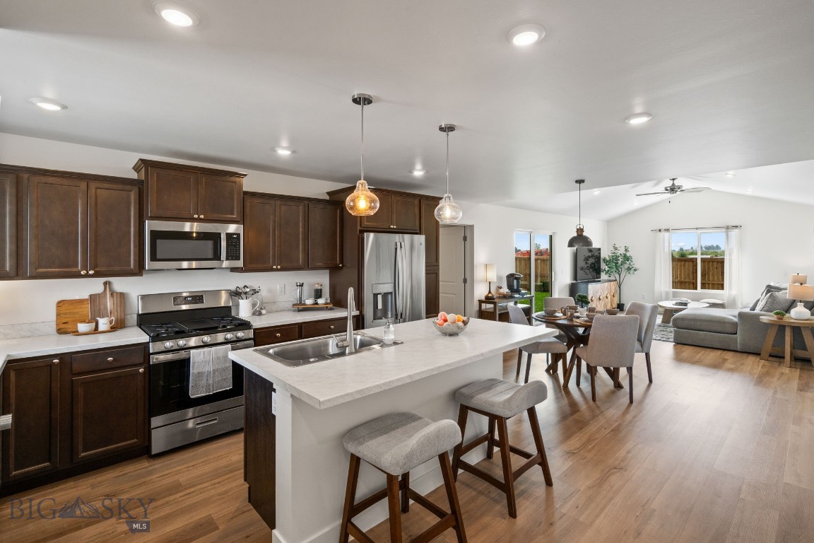 721 Thrice Loop Property Photo 1