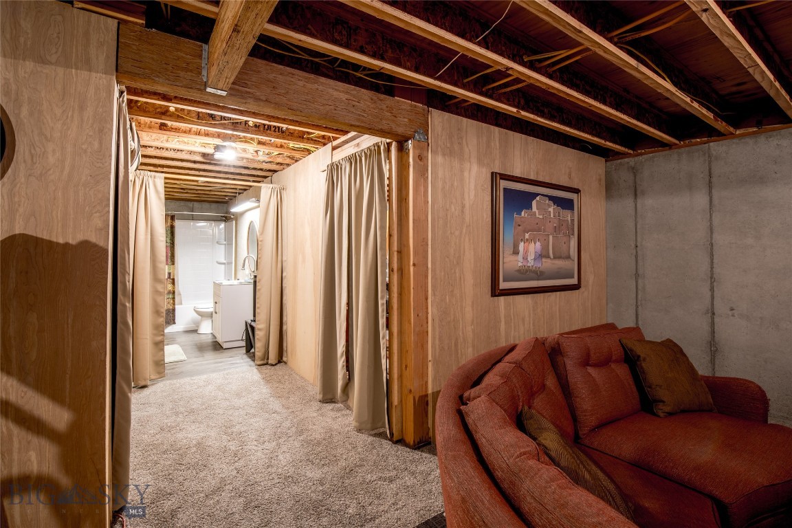 1 Dutchman Trail Property Photo 29