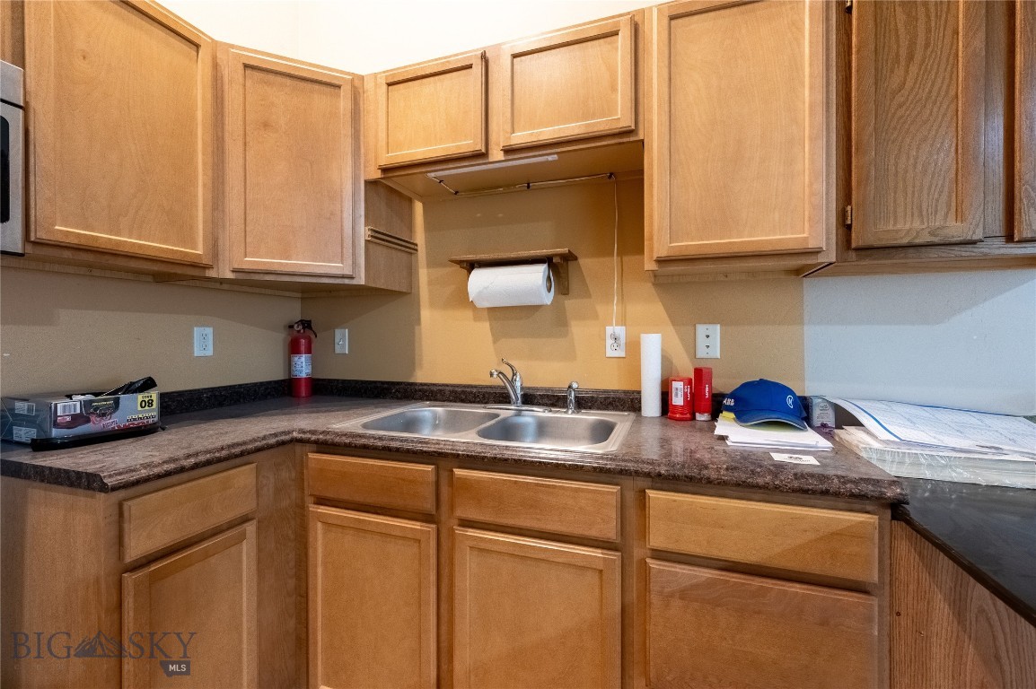 211 Jetway A1 Property Photo 13