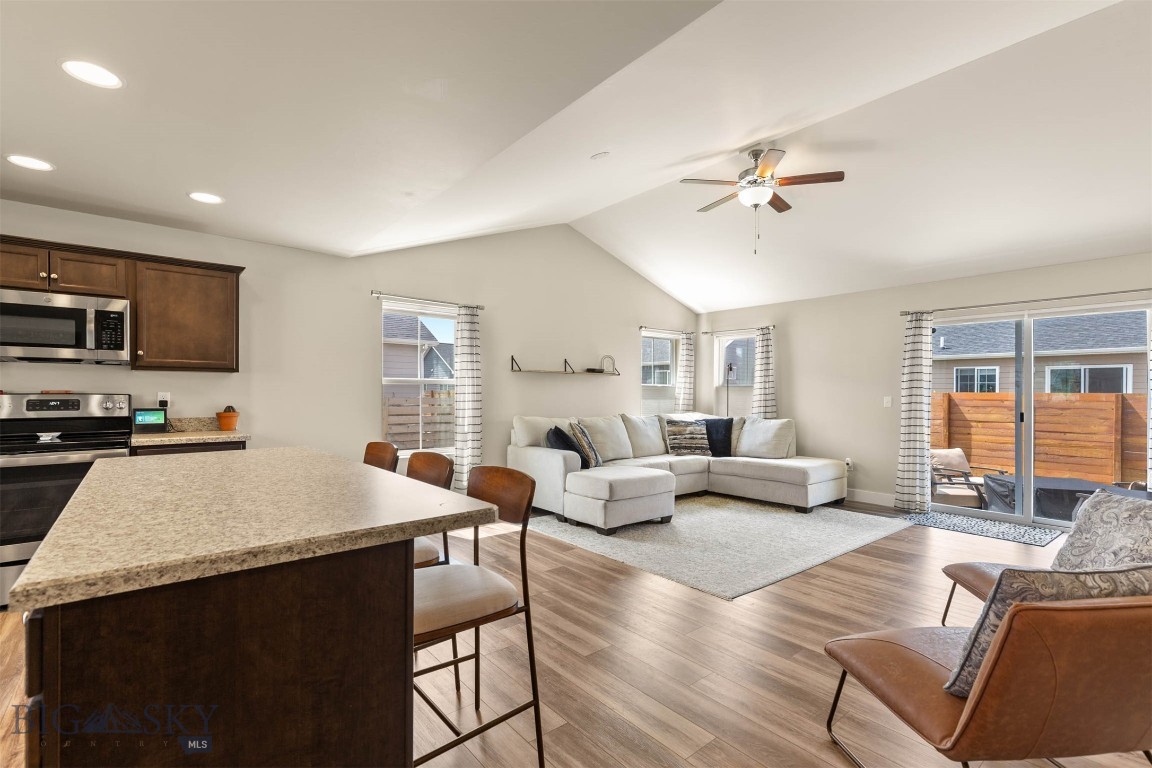709 Pierre Street Property Photo