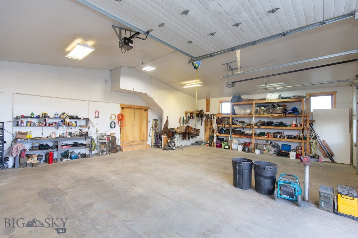 2 Dayspring Road W Property Photo 25