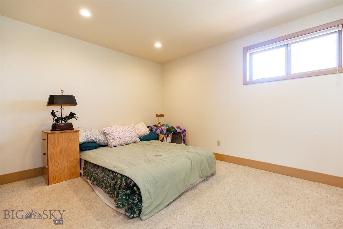 2 Dayspring Road W Property Photo 36