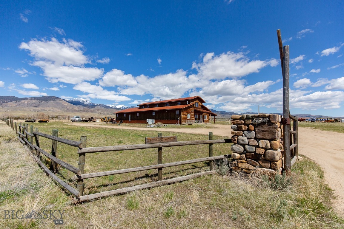 2 Dayspring Road W Property Photo 57