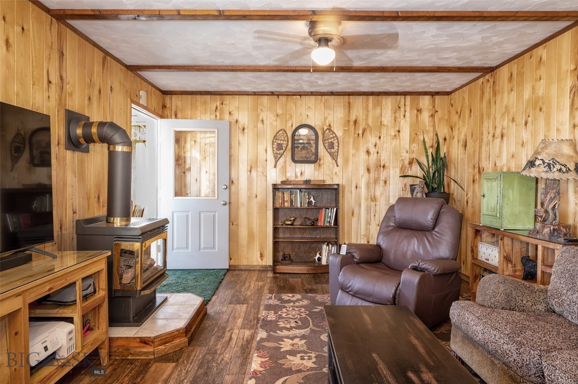10 Dons Lane Property Photo 15