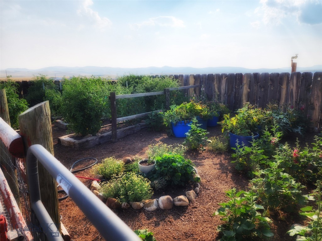 10 Dons Lane Property Photo 33