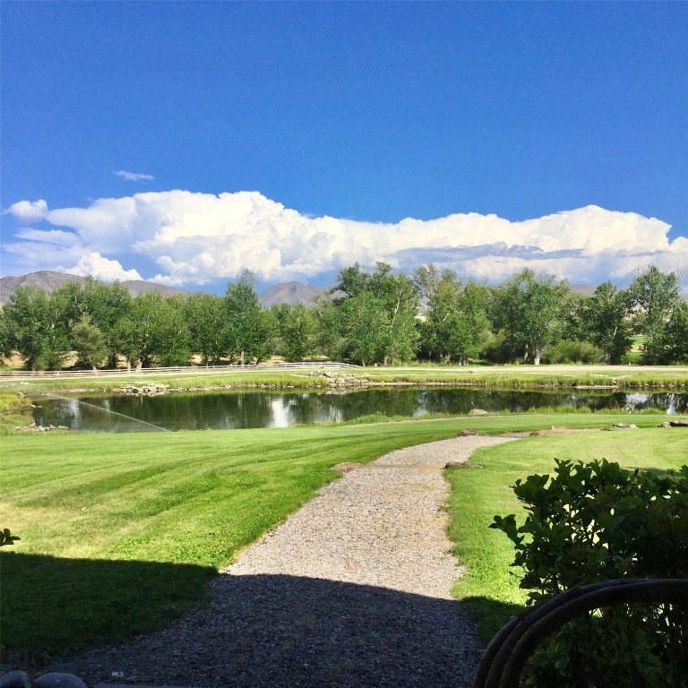 100 Snowberry Path Property Photo 10