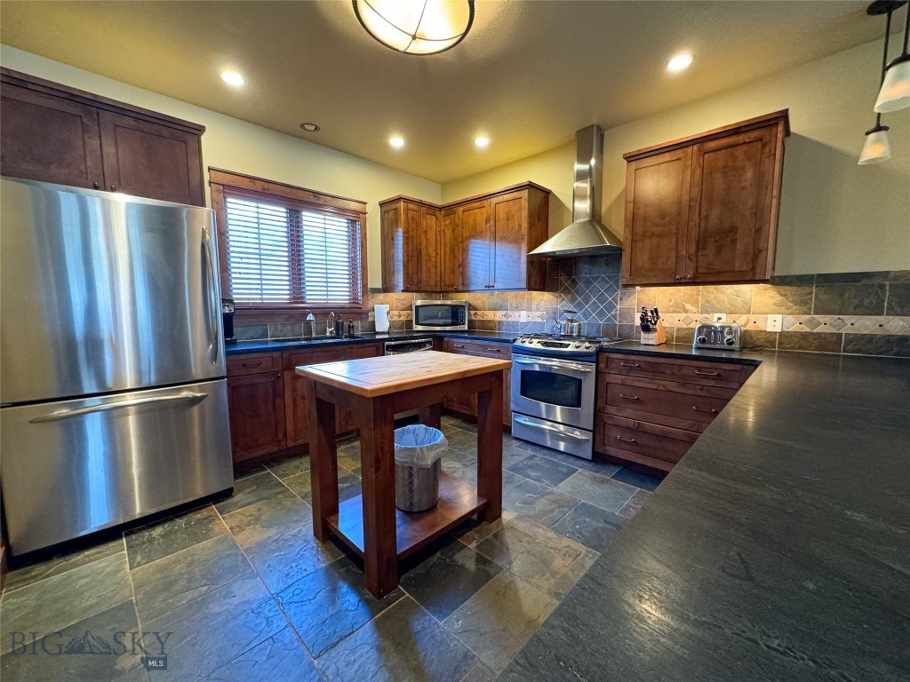 100 Snowberry Path Property Photo 18