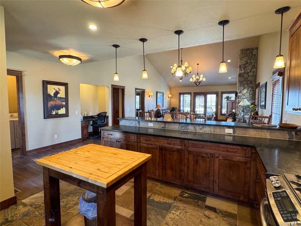 100 Snowberry Path Property Photo 35