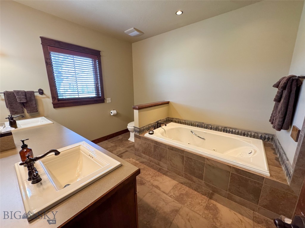 100 Snowberry Path Property Photo 48