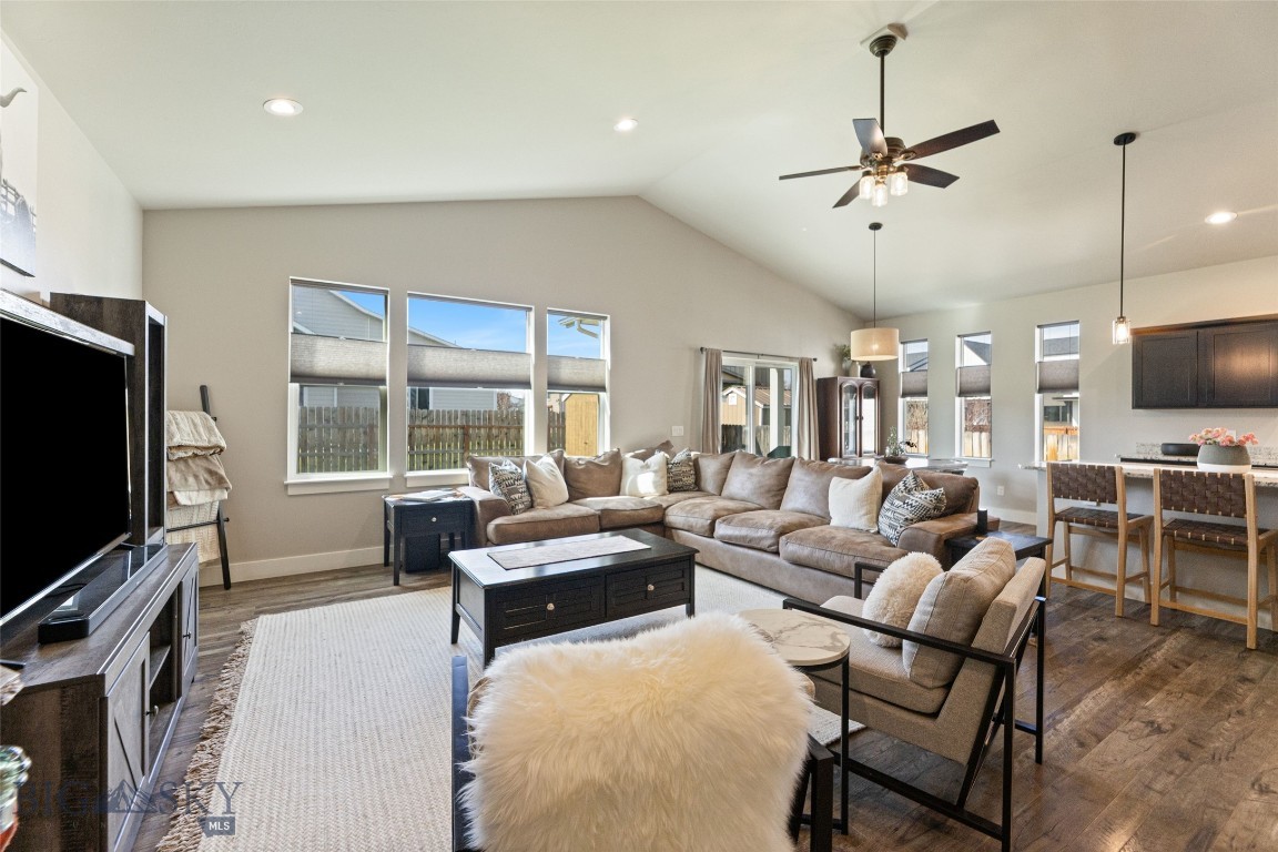 2964 Autumn Grove Property Photo 8