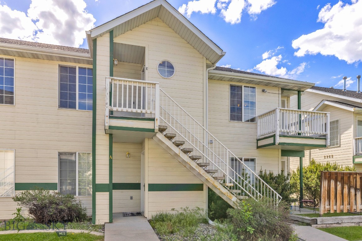 305 Michael Grove Avenue E Property Photo