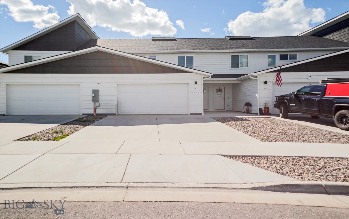 705 Halfpipe Street B Property Photo
