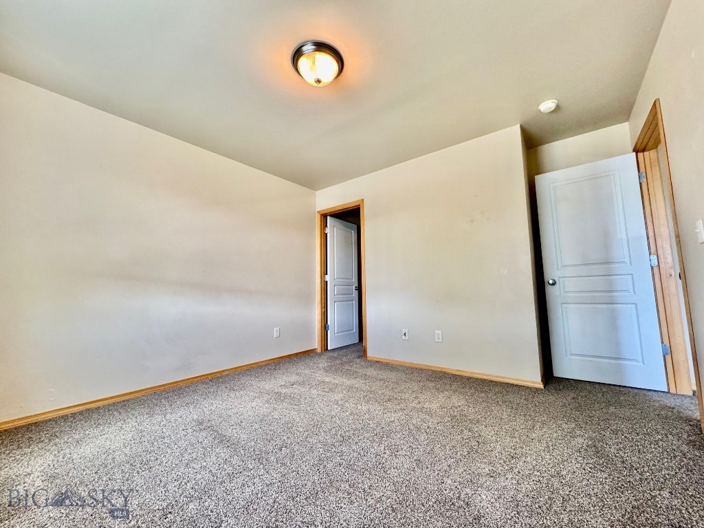 949 N River Rock Drive Property Photo 22