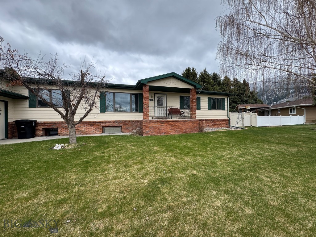 105 Country Club Lane Property Photo