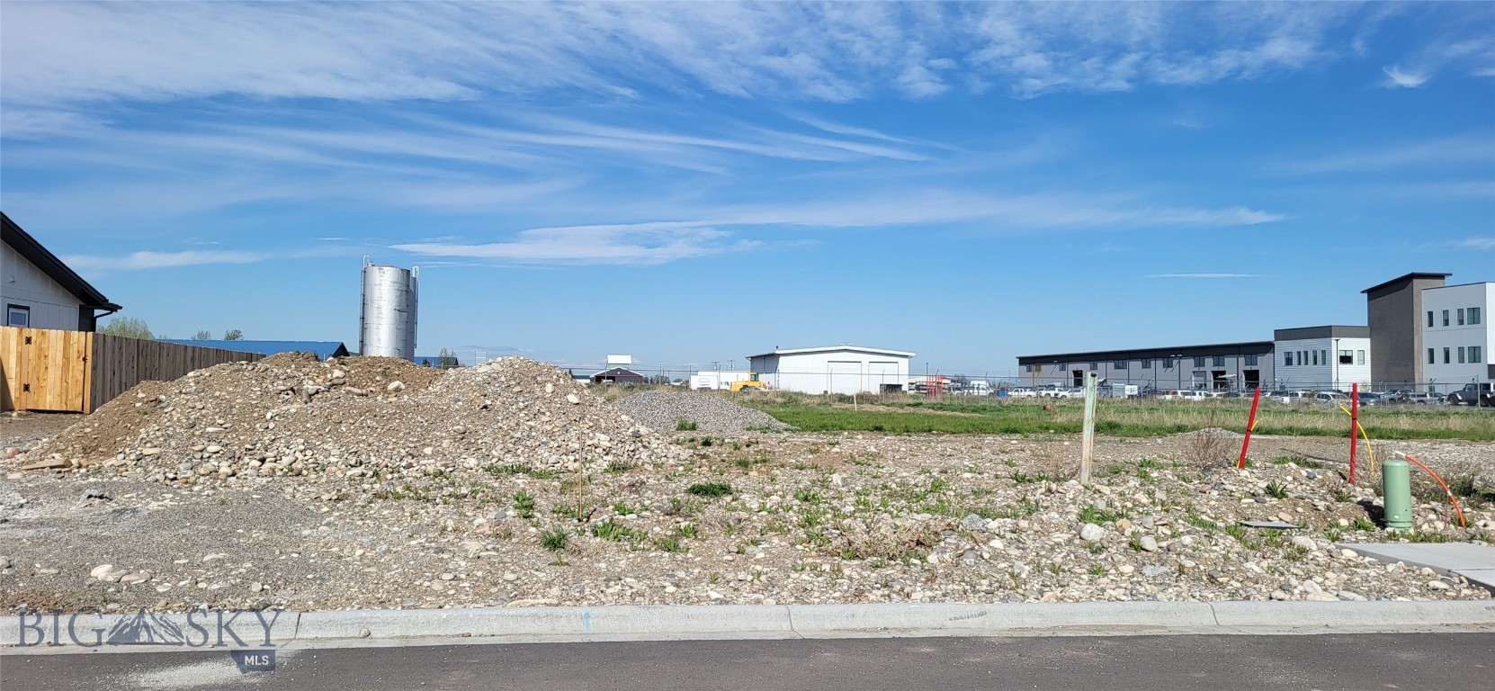 514 Spaniel Drive Property Photo 3