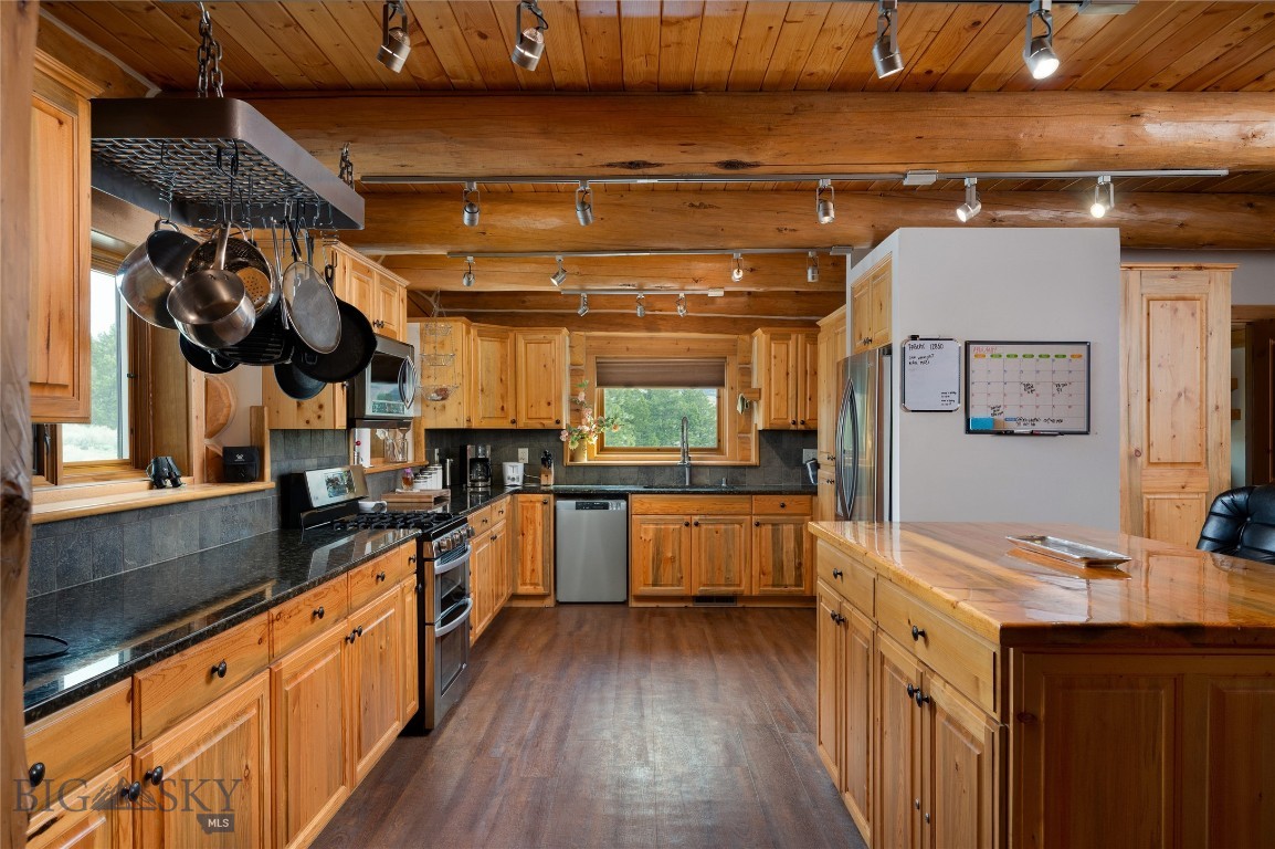 285 Lost Trail Property Photo 4
