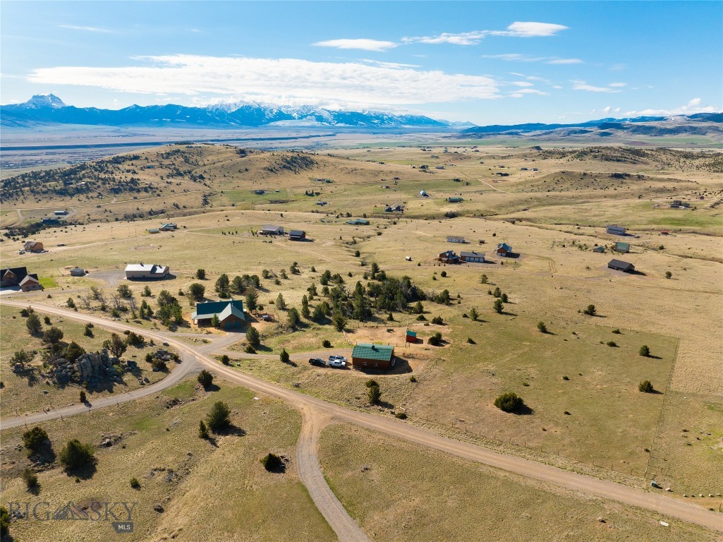 101 Deerfoot Trail Property Photo