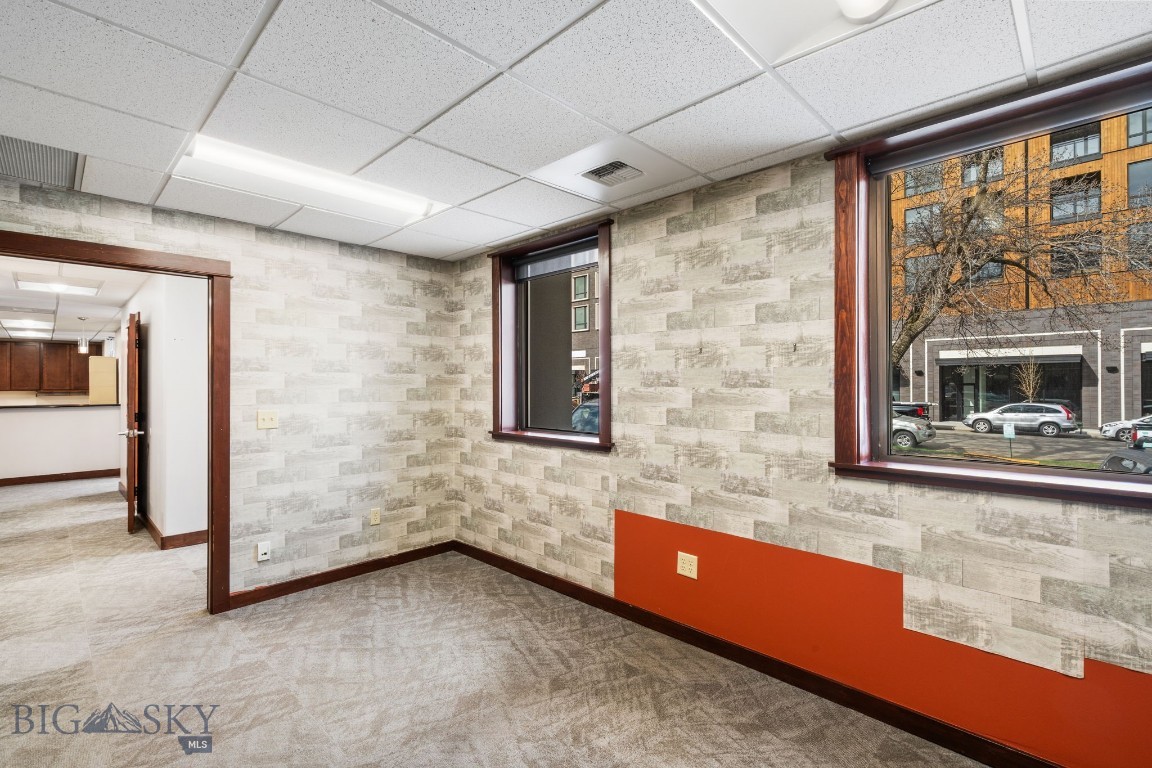 300 N Wilson Property Photo 16