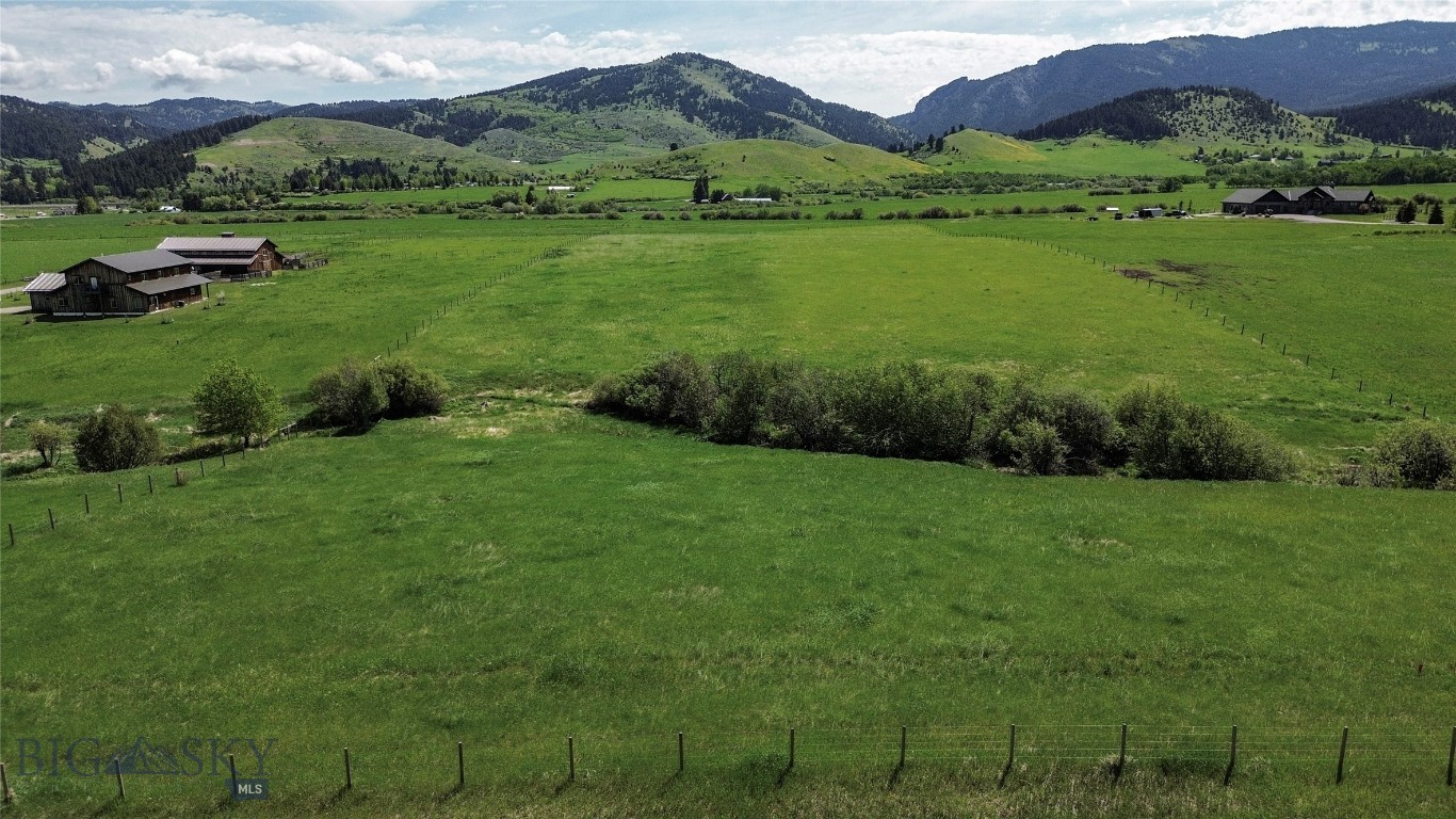 Nkn Mount Ellis Lane Property Photo