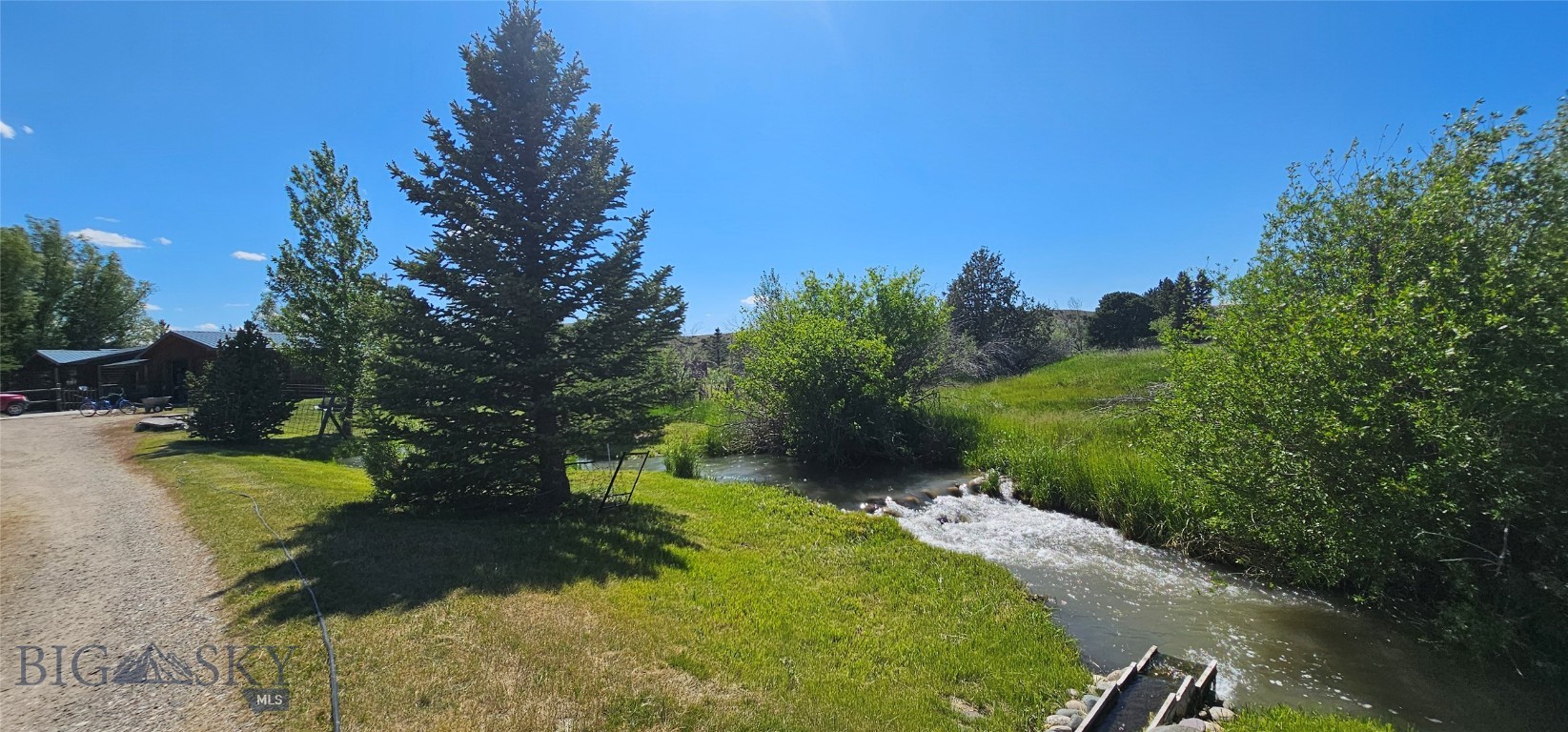 13 Shefield Drive Property Photo 2