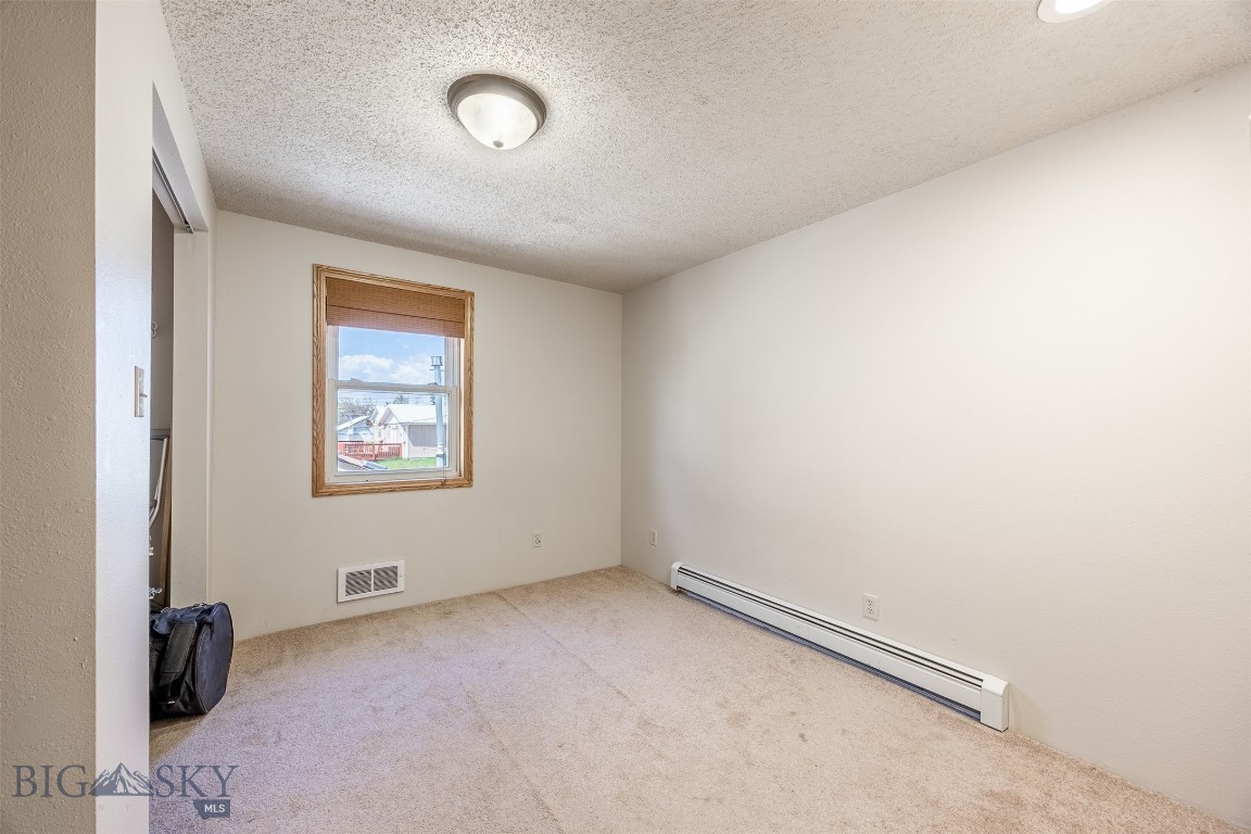 517 W Daly Property Photo 23