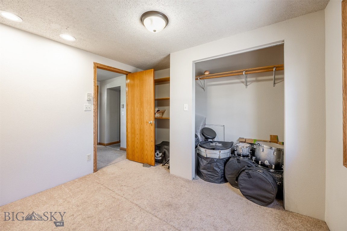 517 W Daly Property Photo 24
