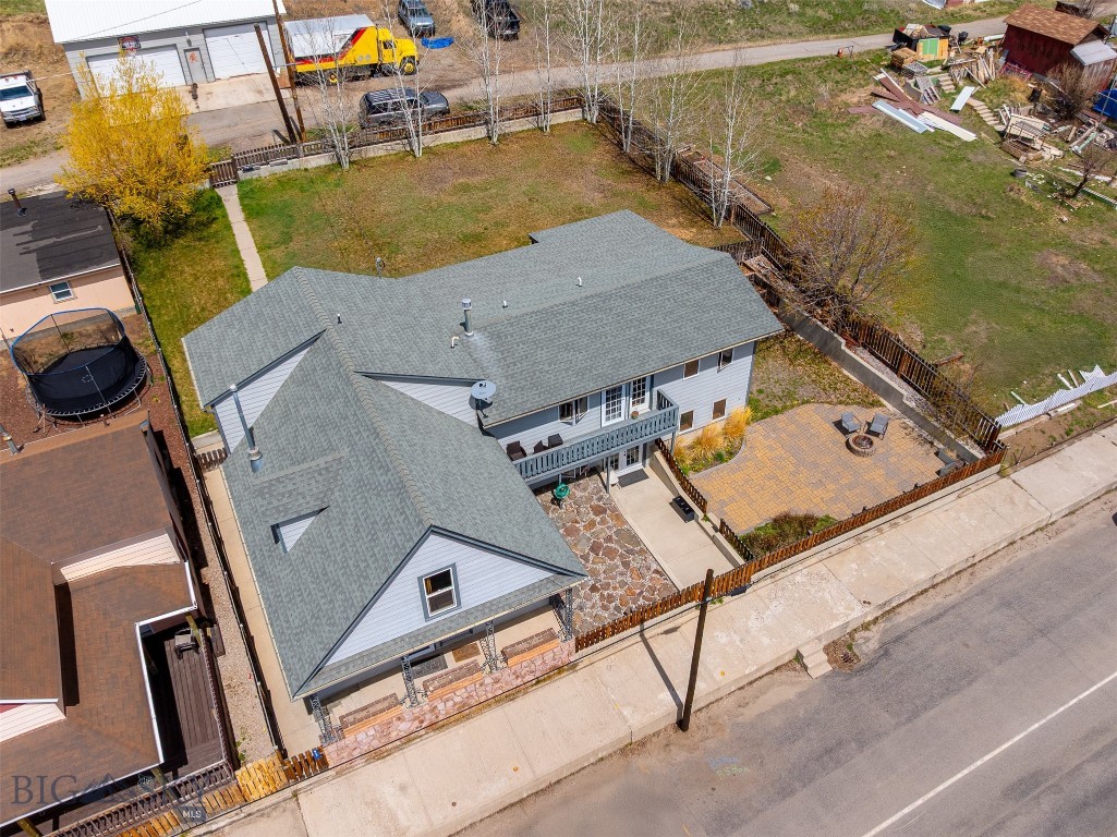 517 W Daly Property Photo 45