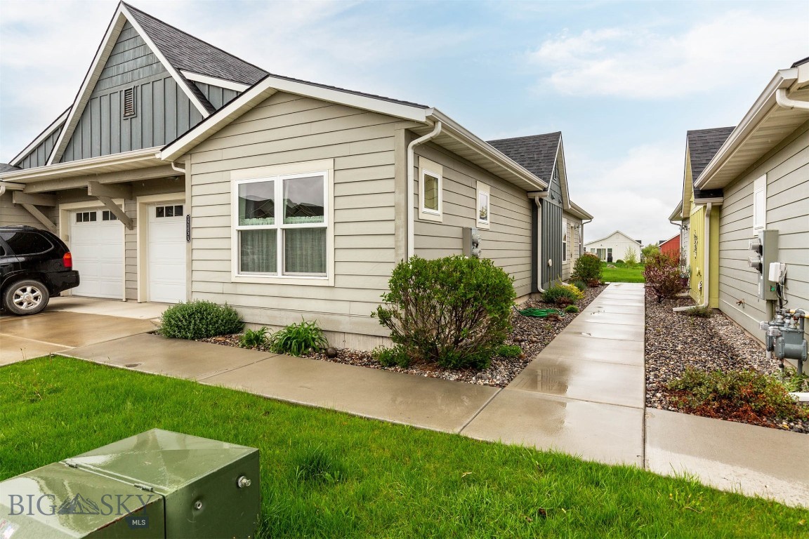 3245 Breeze A Property Photo