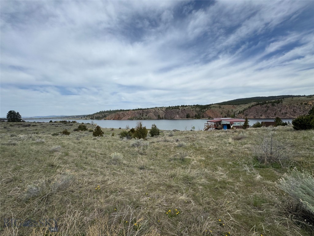 6015 Whyte Property Photo