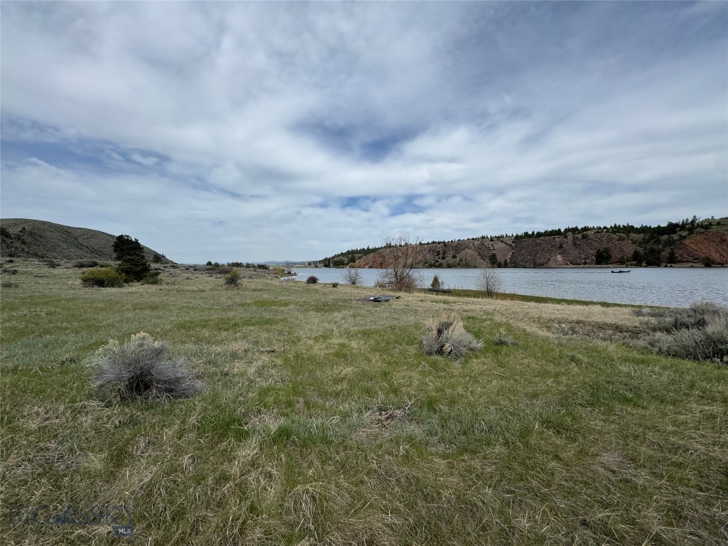 6015 Whyte Property Photo 2