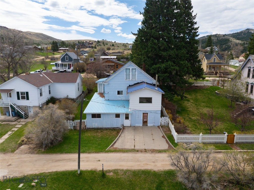 209 E Idaho Street Property Photo 2
