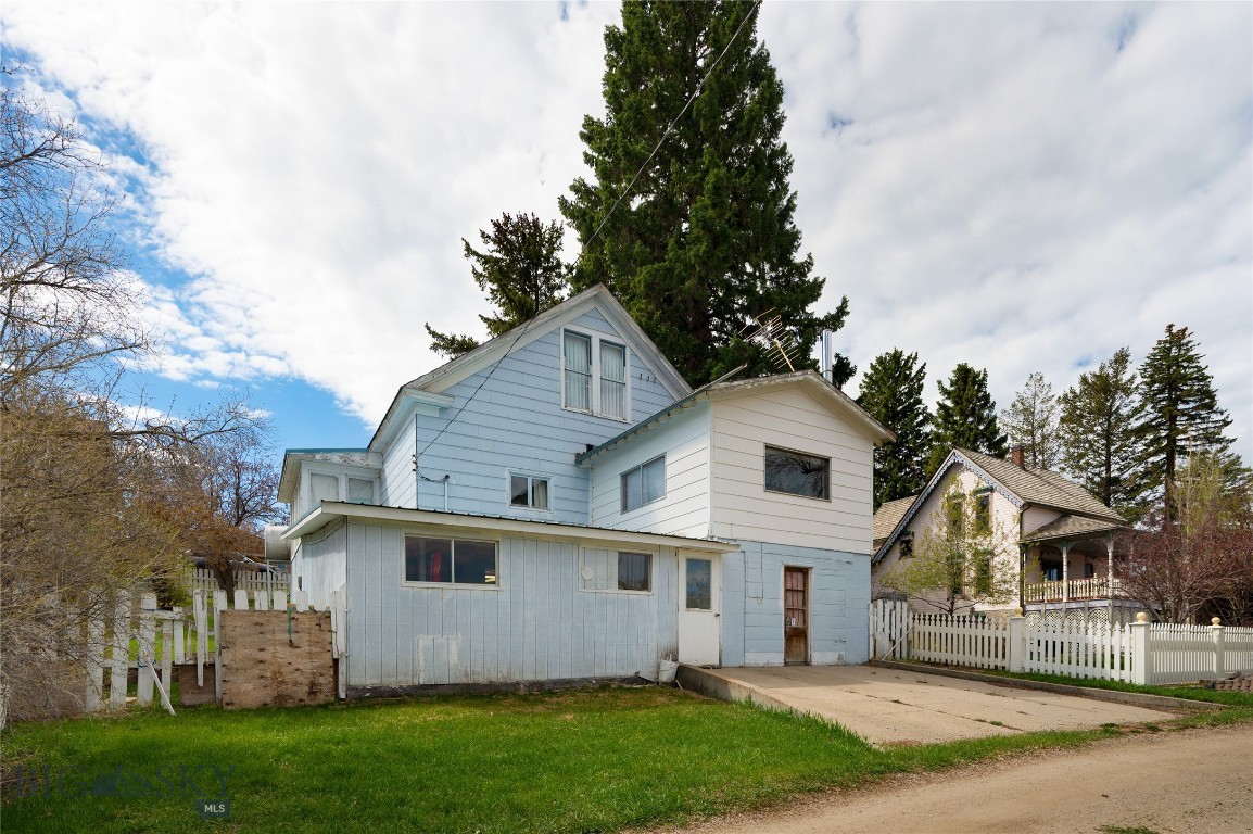 209 E Idaho Street Property Photo 5